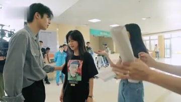 小司娱乐吃瓜,揭秘娱乐圈吃瓜背后的真相  第1张